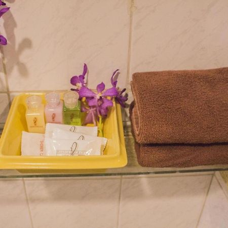 People Place Classic Hotel Sha Extra Plus Chiang Mai Exterior foto