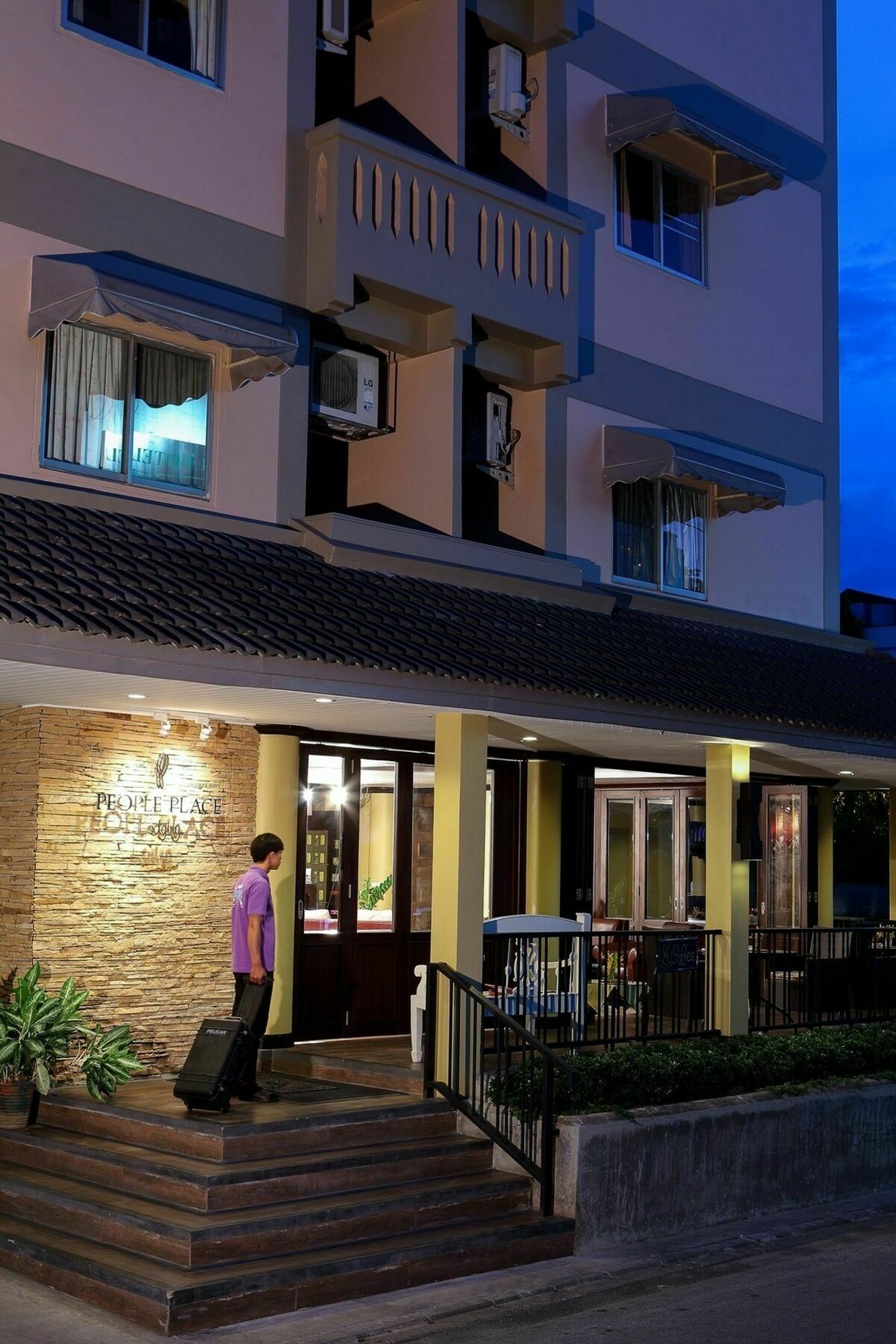 People Place Classic Hotel Sha Extra Plus Chiang Mai Exterior foto